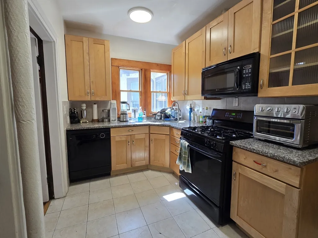 2 bed, 1 bath apartment for rent at 11 Story St Unit 31, Harvard Square — photo 9 of 18