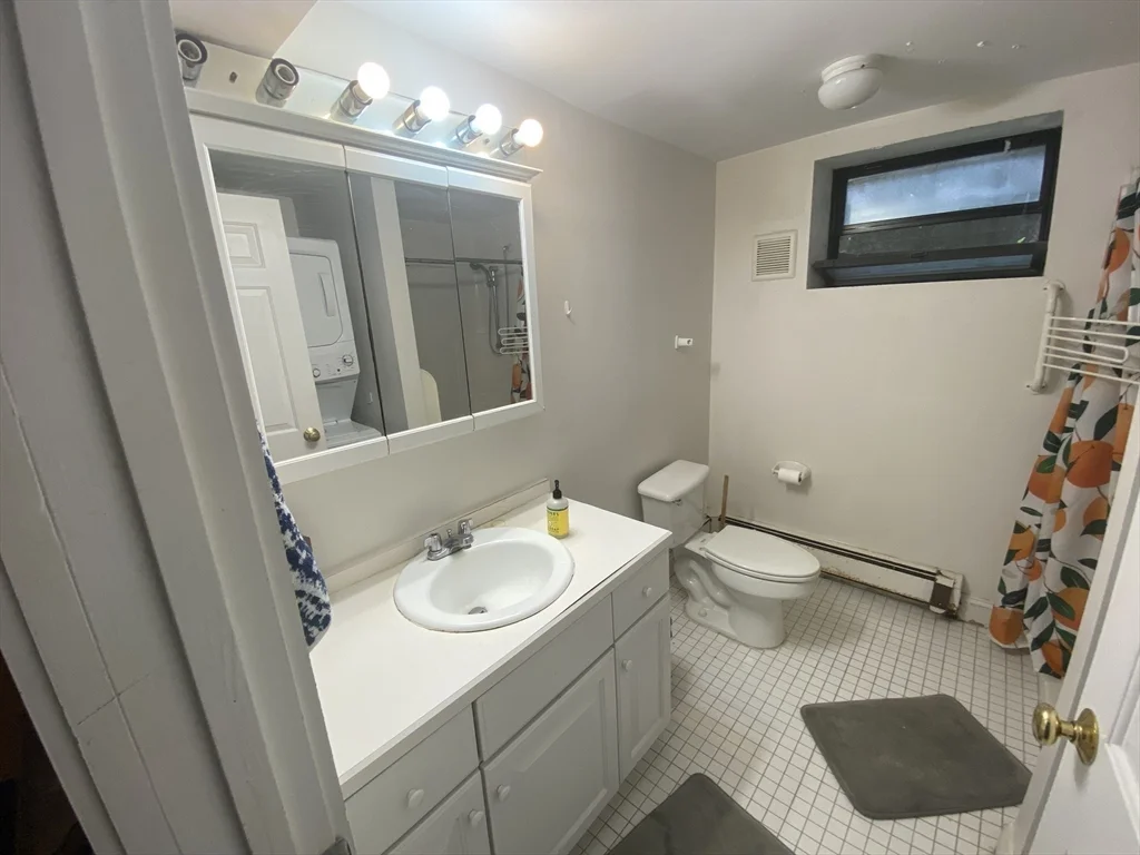 4 bed, 2 bath apartment for rent at 11 Story Unit 4, West Cambridge — photo 9 of 9
