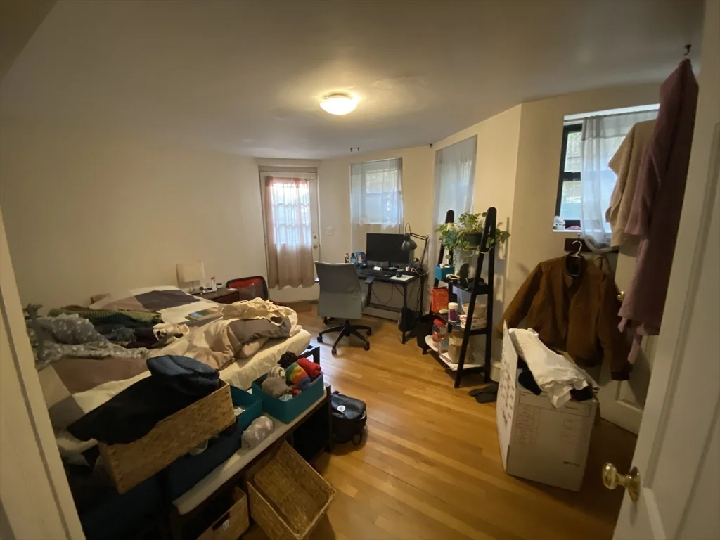4 bed, 2 bath apartment for rent at 11 Story Unit 4, West Cambridge — photo 6 of 9