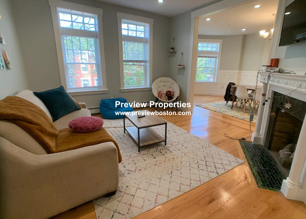 3 bed, 1 bath apartment for rent at 11 Strathmore Rd Unit 3, Brookline