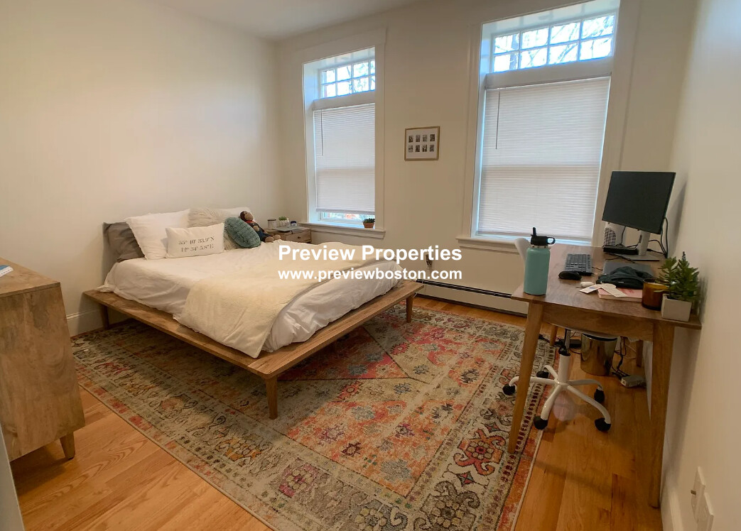 3 bed, 1 bath apartment for rent at 11 Strathmore Rd Unit 3, Brookline — photo 9 of 14