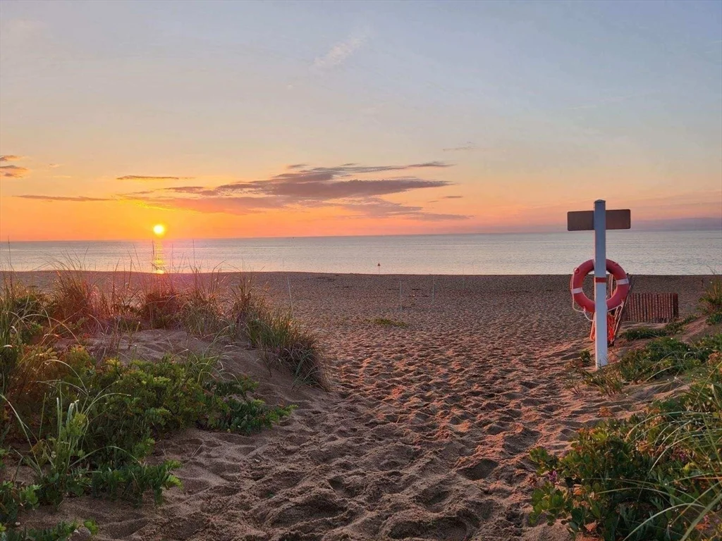 3 bed, 1 bath apartment for rent at 11 Sunset Dr Unit WINTER, Plum Island — photo 14 of 15