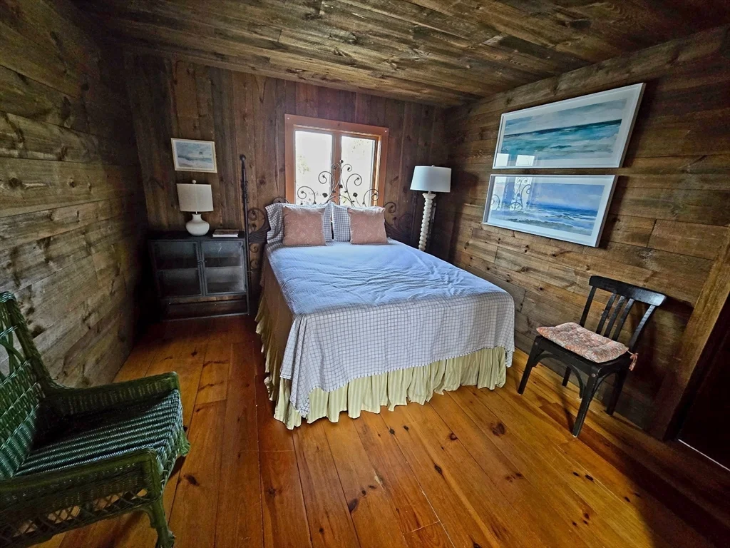 3 bed, 1 bath apartment for rent at 11 Sunset Dr Unit WINTER, Plum Island — photo 8 of 15