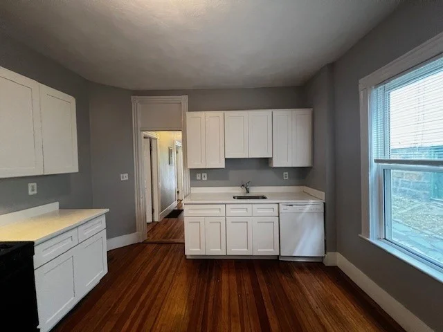 3 bed, 1 bath apartment for rent at 11 Sunset St Unit 1, Coolidge Corner — photo 2 of 18
