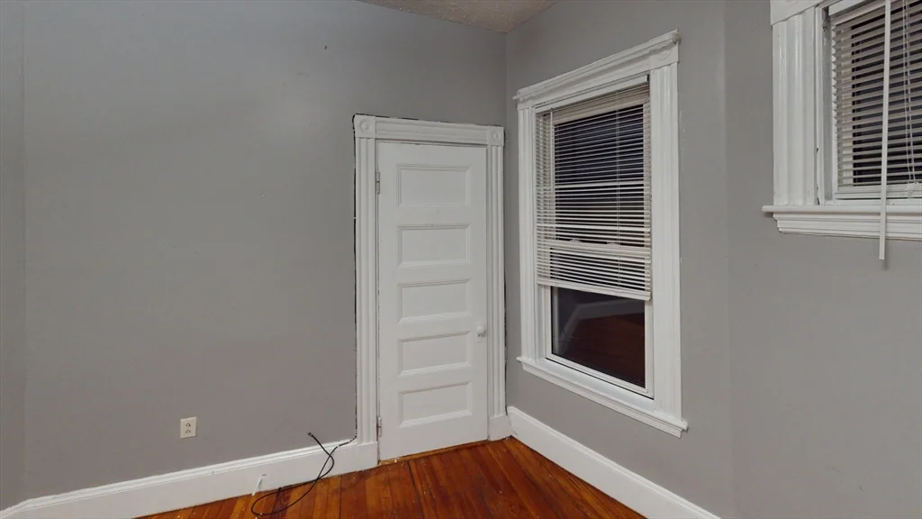 3 bed, 1 bath apartment for rent at 11 Sunset St Unit 3, Mission Hill — photo 9 of 12