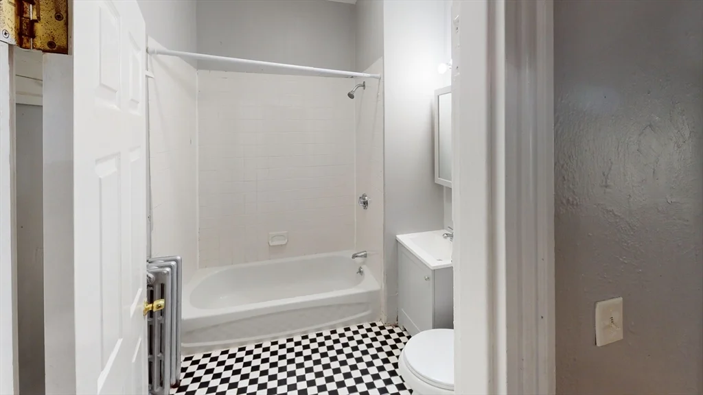 3 bed, 1 bath apartment for rent at 11 Sunset St Unit 3, Mission Hill — photo 4 of 12