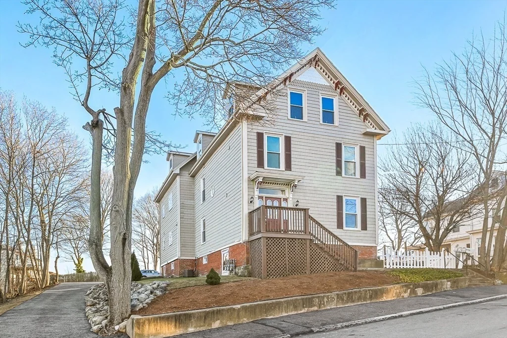2 bed, 2 bath apartment for rent at 11 Symonds St Unit 2, Salem — photo 1 of 28