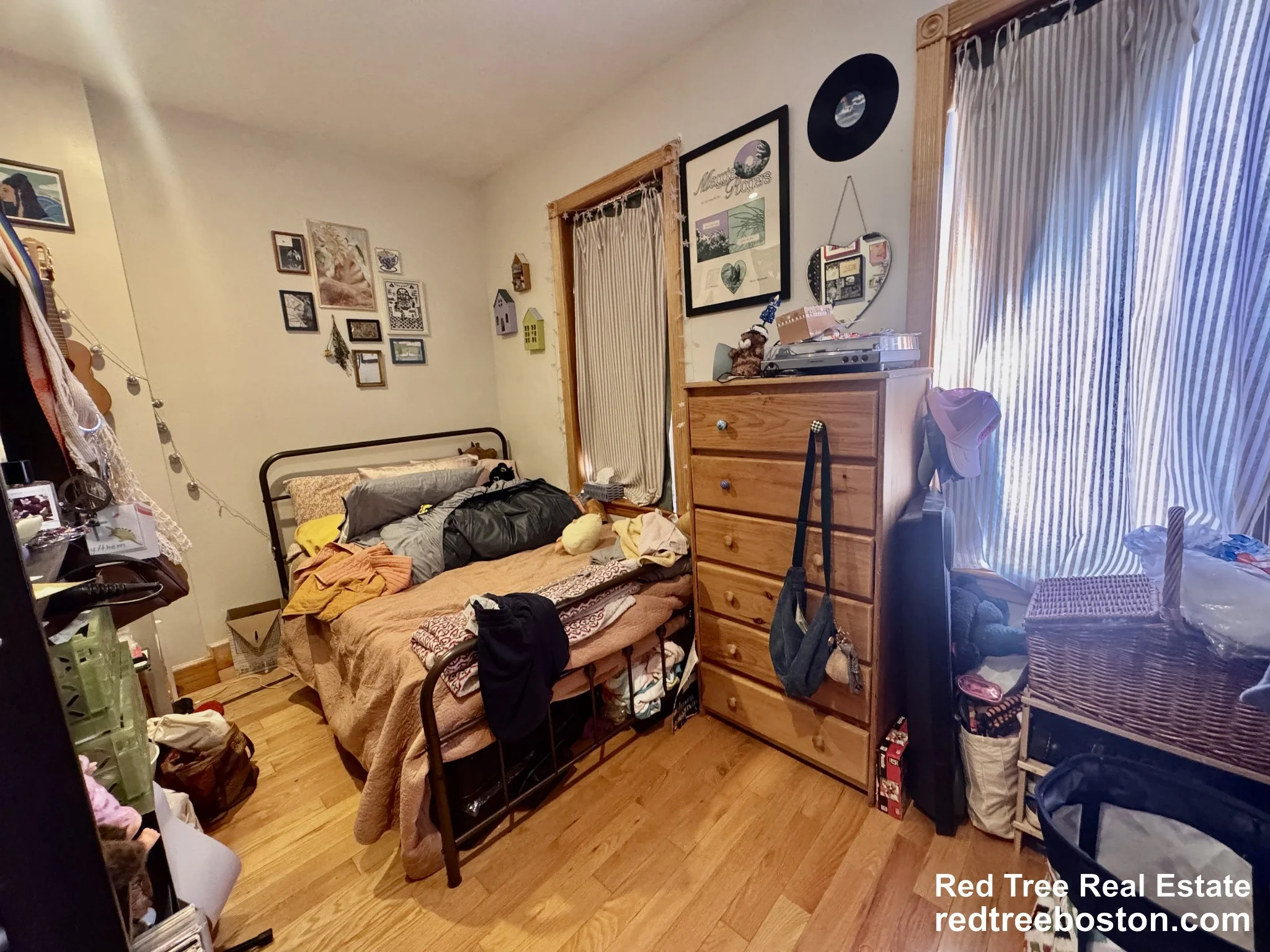 2.5 bed, 1 bath apartment for rent at 11 Tabor Pl Unit 1, Central Village — photo 4 of 7