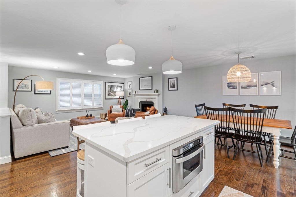 4 bed, 3 bath apartment for rent at 11 Taft St Unit 1, Marblehead — photo 12 of 31