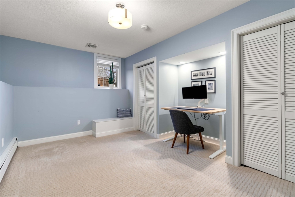 4 bed, 3 bath apartment for rent at 11 Taft St Unit 1, Marblehead — photo 25 of 31