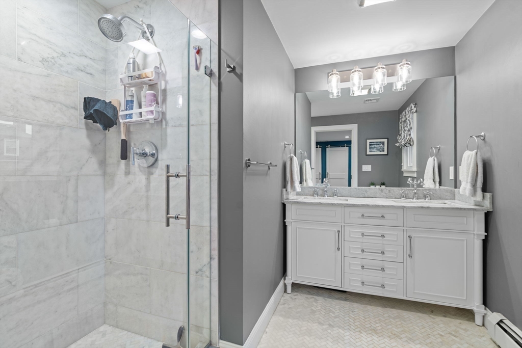 4 bed, 3 bath apartment for rent at 11 Taft St Unit 1, Marblehead — photo 16 of 31