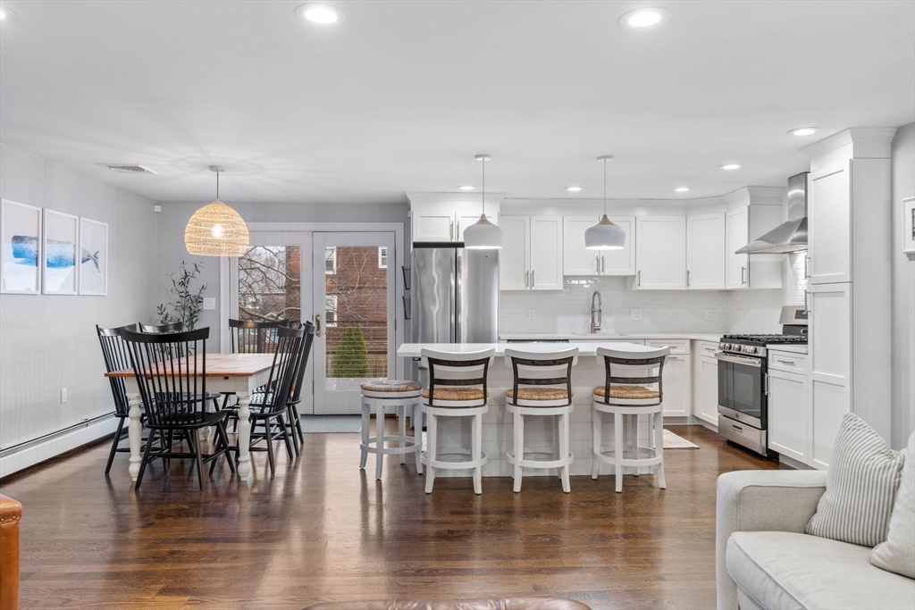 4 bed, 3 bath apartment for rent at 11 Taft St Unit 1, Marblehead — photo 7 of 31