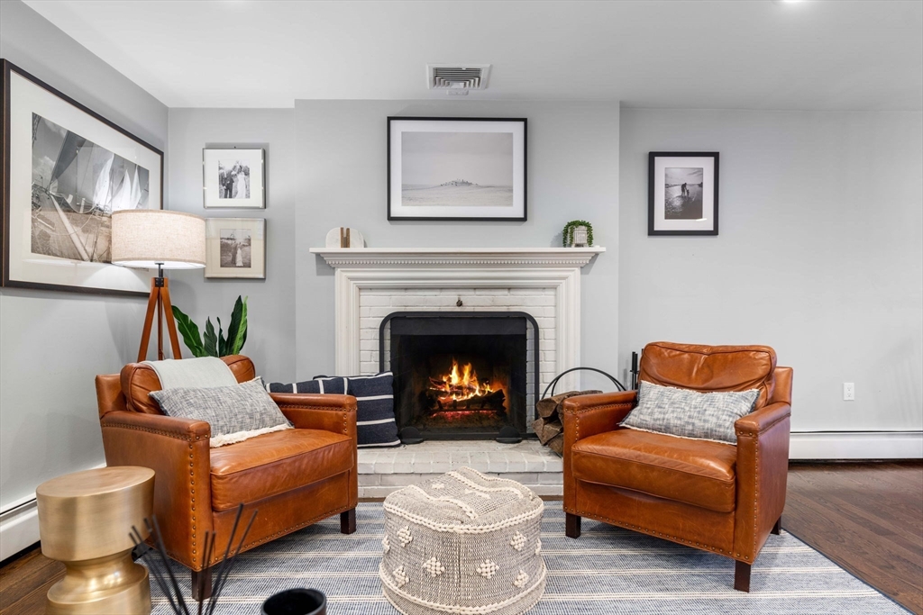 4 bed, 3 bath apartment for rent at 11 Taft St Unit 1, Marblehead — photo 3 of 31