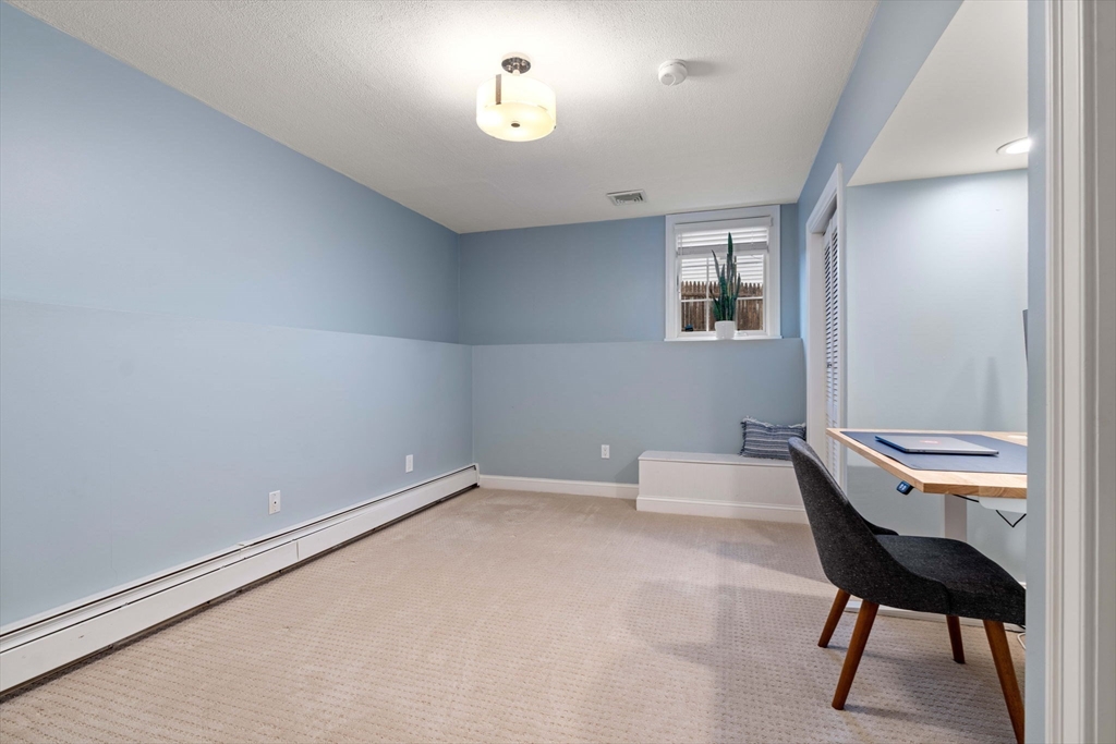 4 bed, 3 bath apartment for rent at 11 Taft St Unit 1, Marblehead — photo 24 of 31