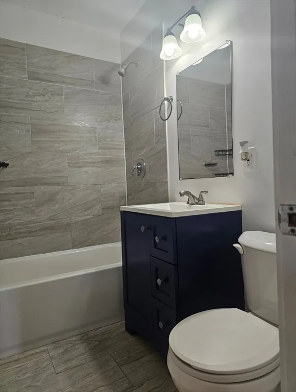 2 bed, 1 bath apartment for rent at 11 Tampa St Unit 2, Hyde Park — photo 9 of 17