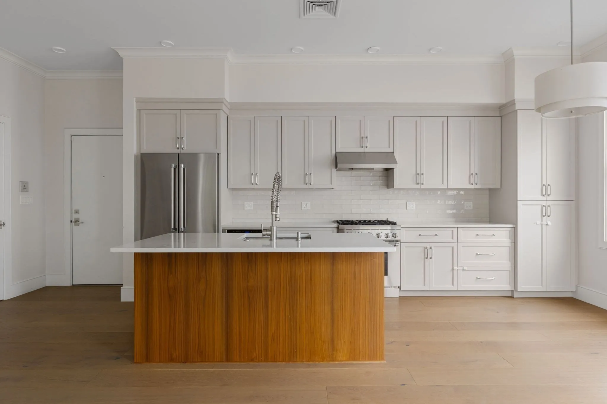 3 bed, 2 bath apartment for rent at 11 Tannery Brook Row Unit 1, Davis Square — photo 3 of 23