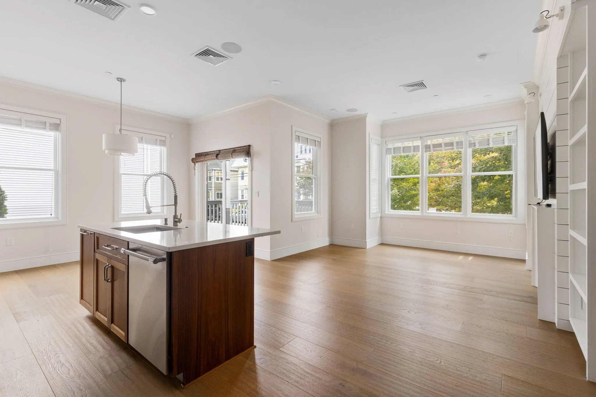 3 bed, 2 bath apartment for rent at 11 Tannery Brook Row Unit 1, Davis Square — photo 2 of 23
