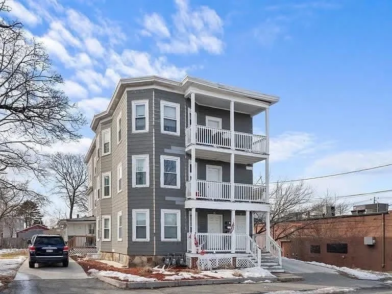 4 bed, 1 bath apartment for rent at 11 Taylor Ave Unit 2, Brockton — photo 1 of 11