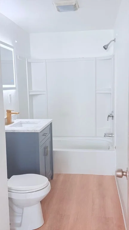 4 bed, 1 bath apartment for rent at 11 Taylor Ave Unit 2, Brockton — photo 4 of 11