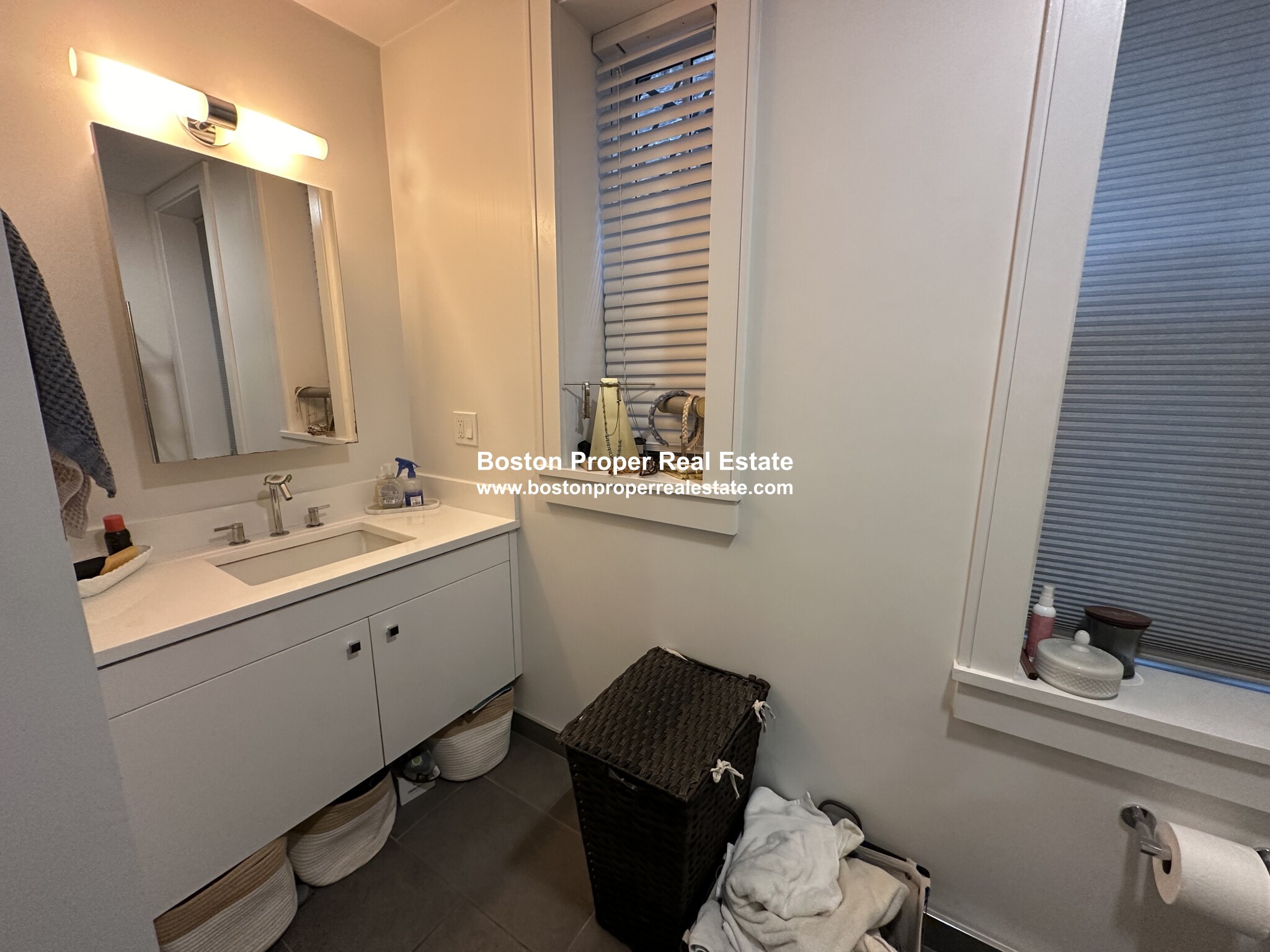 2 bed, 1 bath apartment for rent at 11 Temple St Unit 2a, Beacon Hill — photo 5 of 14