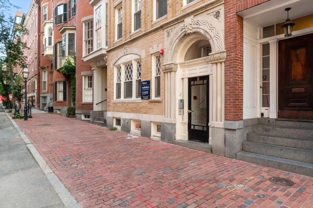 2 bed, 1 bath apartment for rent at 11 Temple Unit 8, Boston — photo 18 of 19