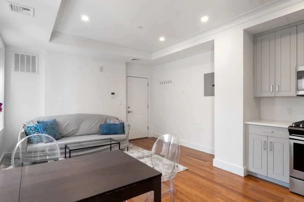 2 bed, 1 bath apartment for rent at 11 Temple Unit 8, Boston — photo 14 of 19