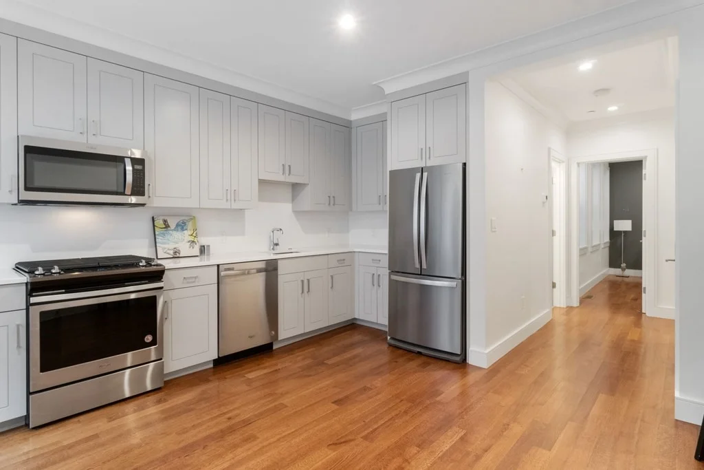 2 bed, 1 bath apartment for rent at 11 Temple Unit 8, Boston
