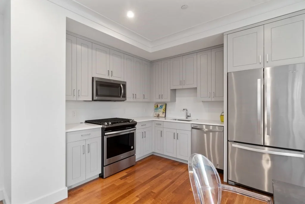 2 bed, 1 bath apartment for rent at 11 Temple Unit 8, Boston — photo 11 of 19