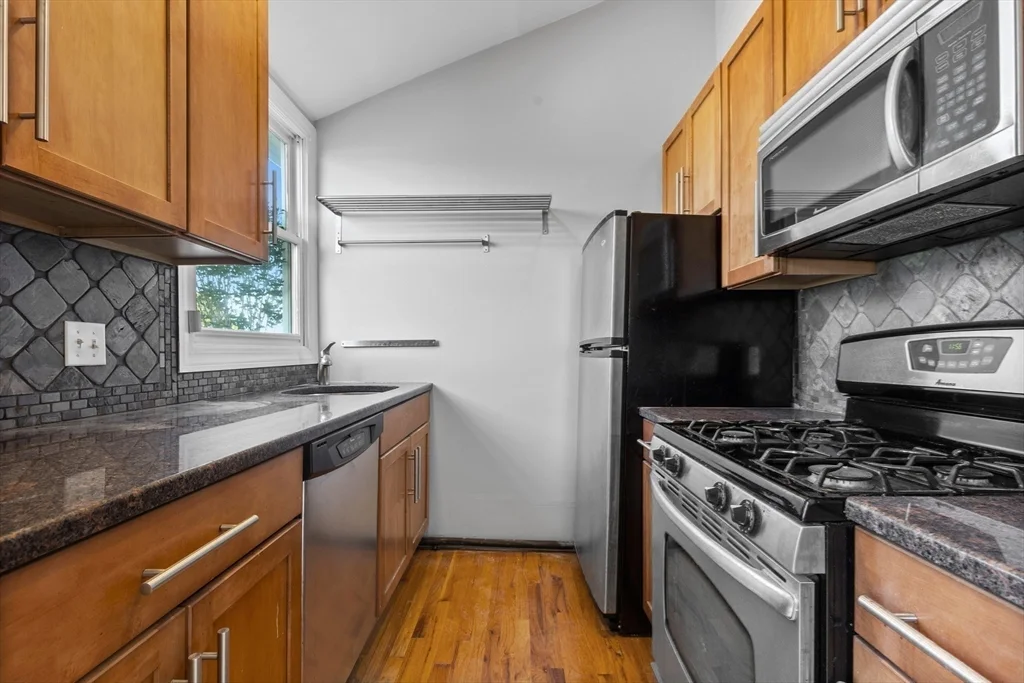 2 bed, 1 bath apartment for rent at 11 Thomas Park Unit 5, South Boston — photo 7 of 17