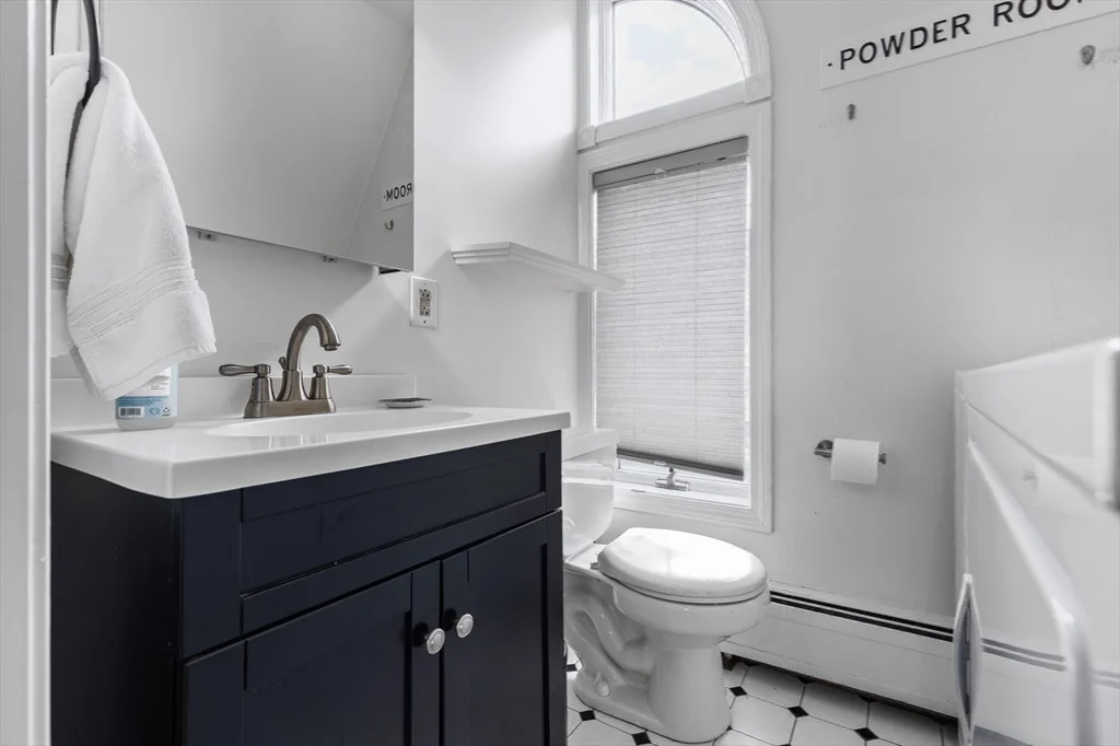 2 bed, 1 bath apartment for rent at 11 Thomas Park Unit 5, South Boston — photo 8 of 17