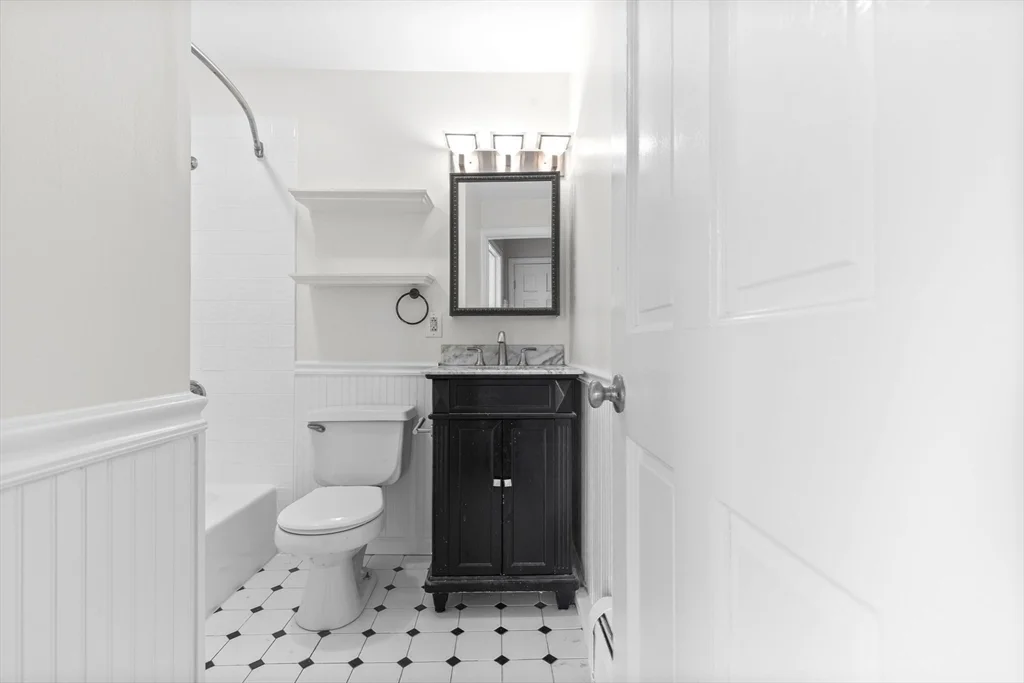 2 bed, 1 bath apartment for rent at 11 Thomas Park Unit 5, South Boston — photo 13 of 17