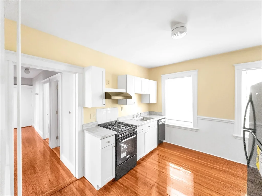 2 bed, 1 bath apartment for rent at 11 Tower St Unit 2, Jamaica Plain — photo 2 of 17