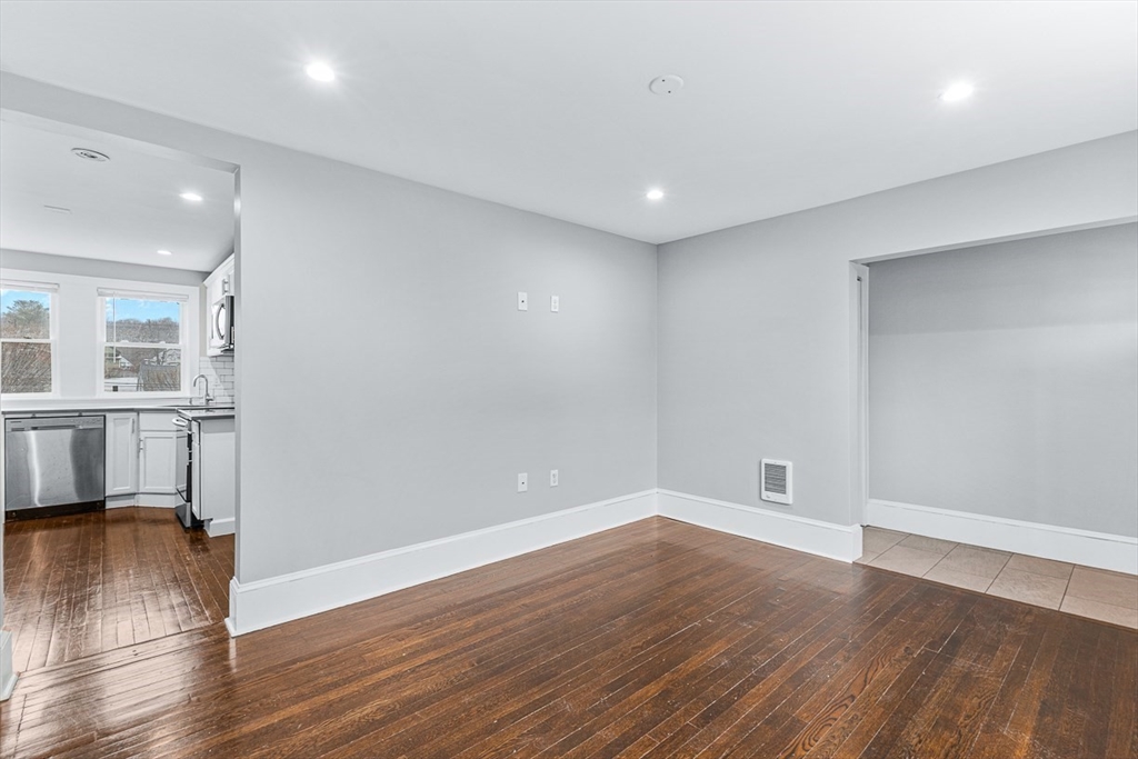 2 bed, 1 bath apartment for rent at 11 Town Hill St Unit 1, Quincy — photo 6 of 17