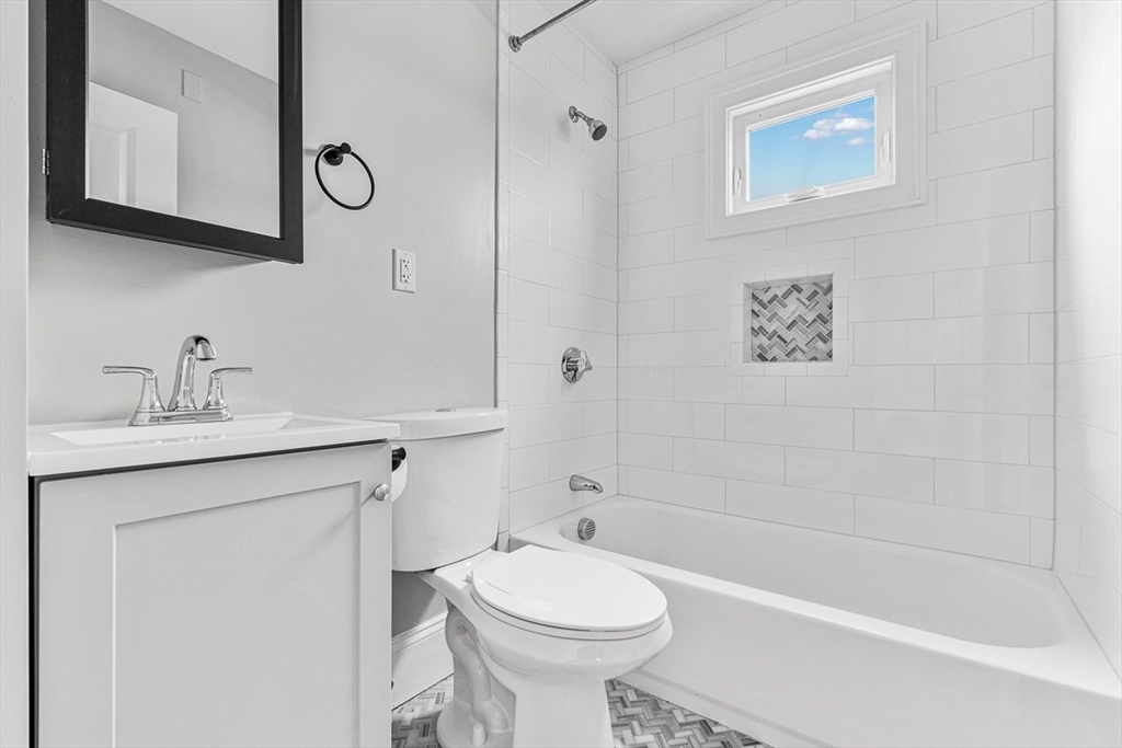 2 bed, 1 bath apartment for rent at 11 Town Hill St Unit 1, Quincy — photo 14 of 17