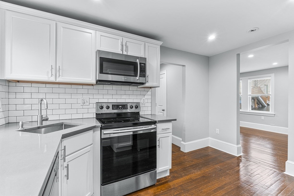 2 bed, 1 bath apartment for rent at 11 Town Hill St Unit 1, Quincy — photo 4 of 17