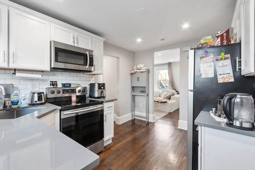2 bed, 1 bath apartment for rent at 11 Town Hill St Unit 1, South Quincy — photo 5 of 23