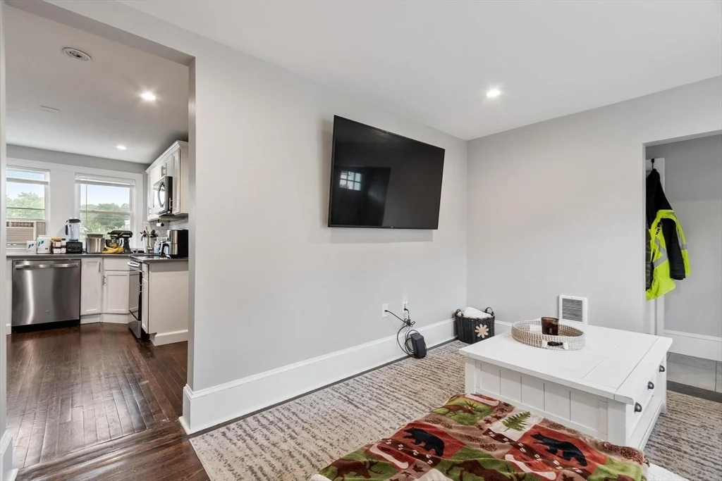 2 bed, 1 bath apartment for rent at 11 Town Hill St Unit 1, South Quincy — photo 11 of 23
