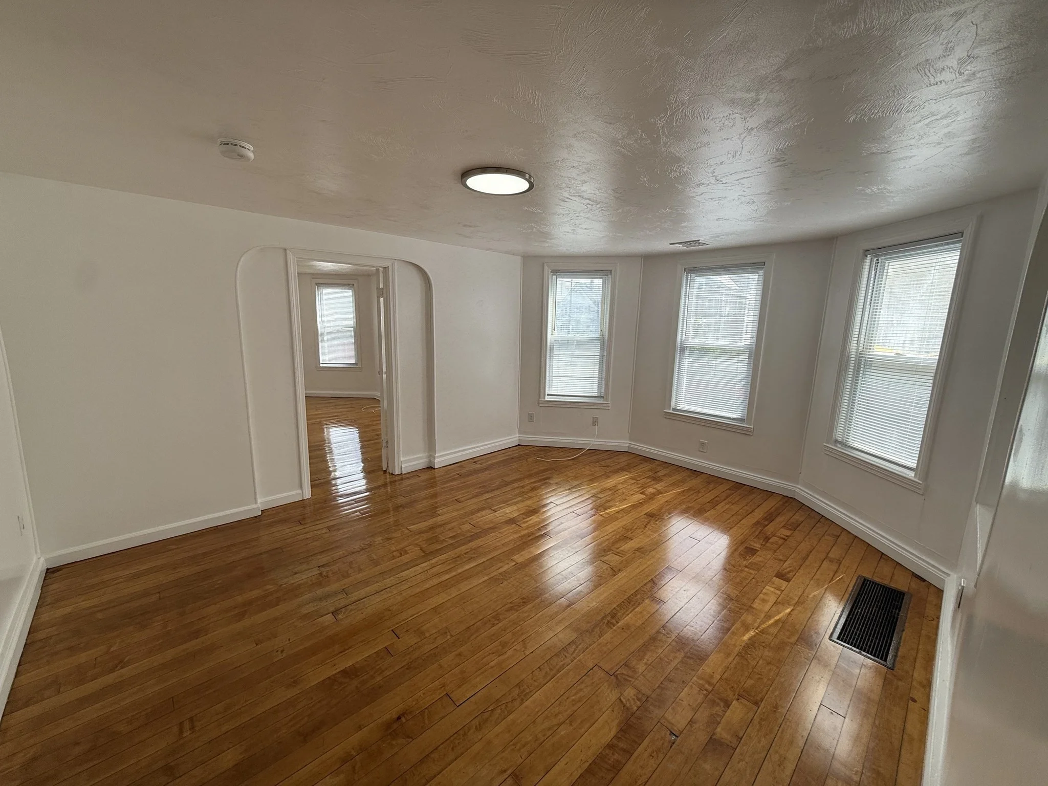 4 bed, 1 bath apartment for rent at 11 Track St Unit 1, Brockton — photo 5 of 12