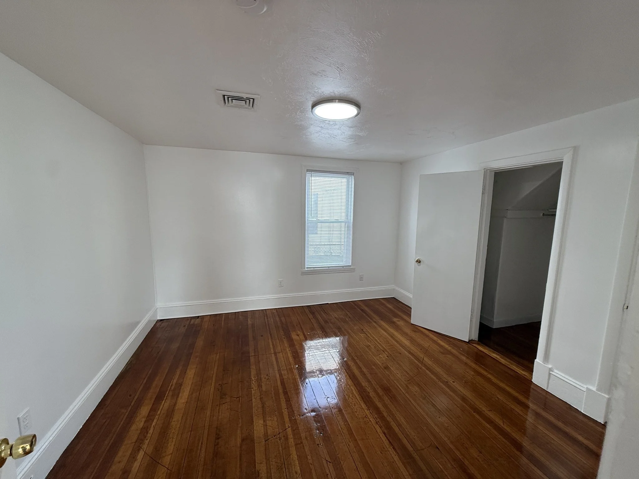 4 bed, 1 bath apartment for rent at 11 Track St Unit 1, Brockton — photo 7 of 12