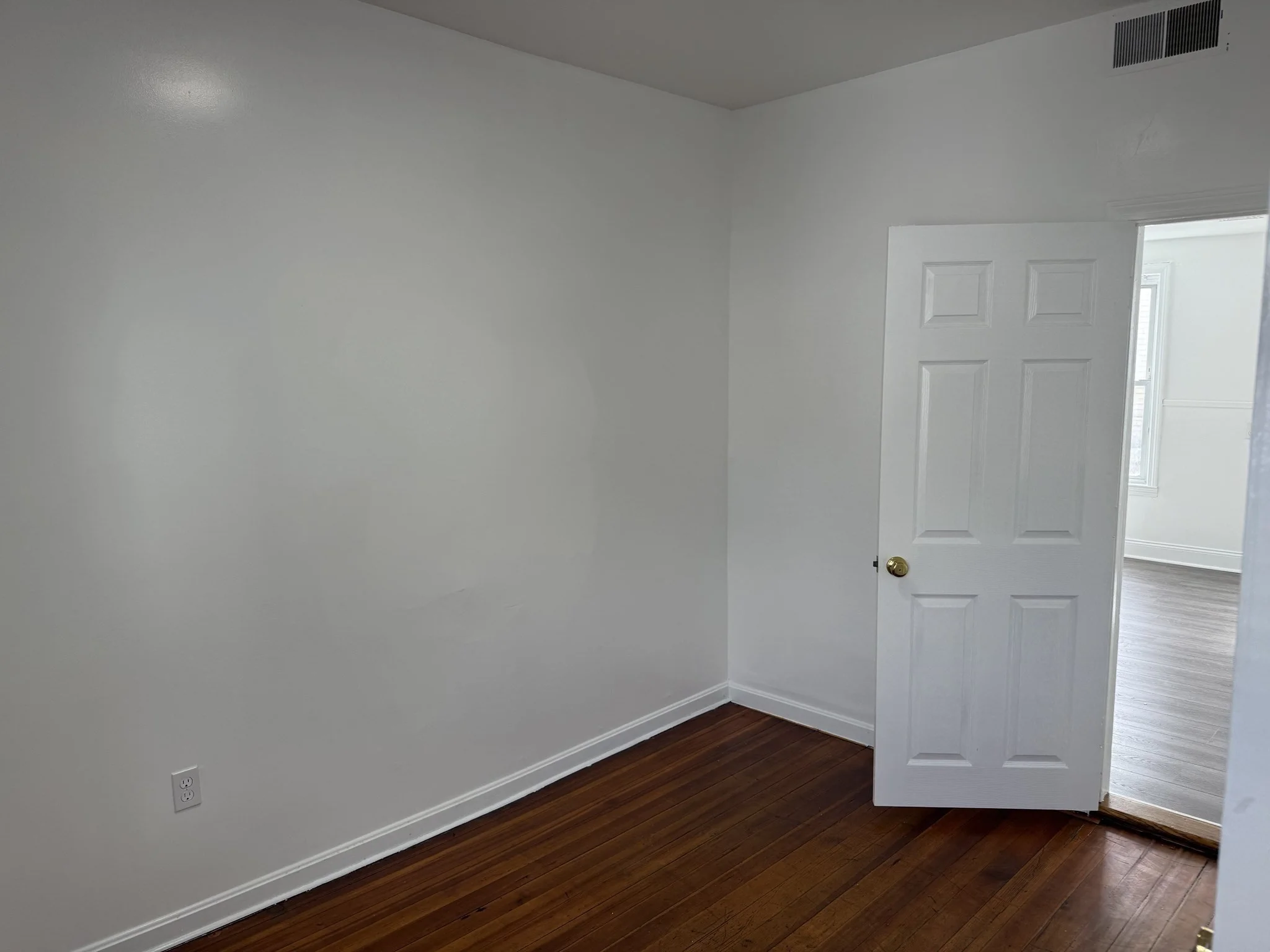 4 bed, 1 bath apartment for rent at 11 Track St Unit 1, Brockton — photo 3 of 12
