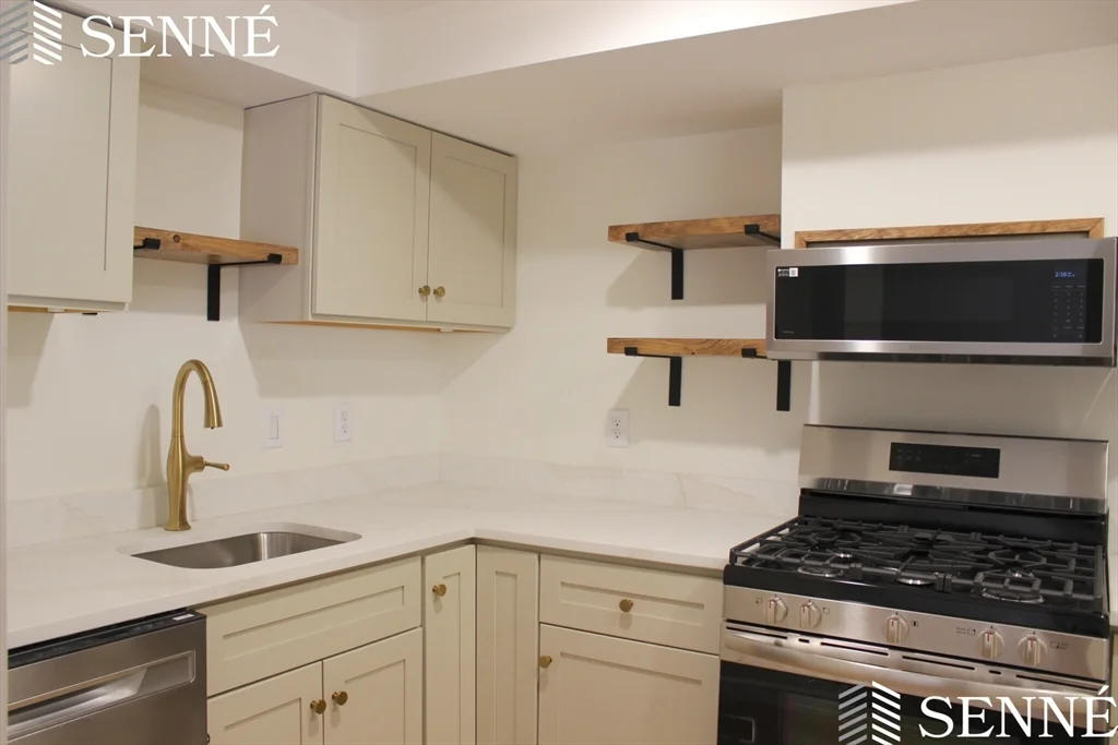 1 bed, 1 bath apartment for rent at 11 Trowbridge St Unit B, Harvard Square — photo 2 of 11