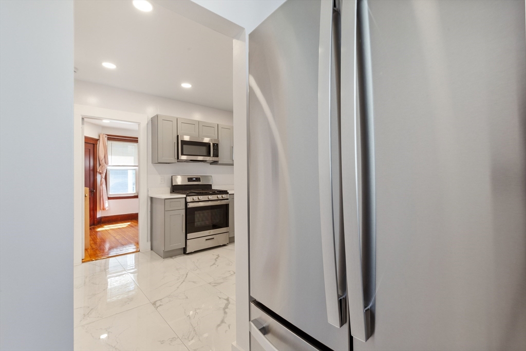 2 bed, 1 bath apartment for rent at 11 Tucker St Unit 1, Milton — photo 4 of 24