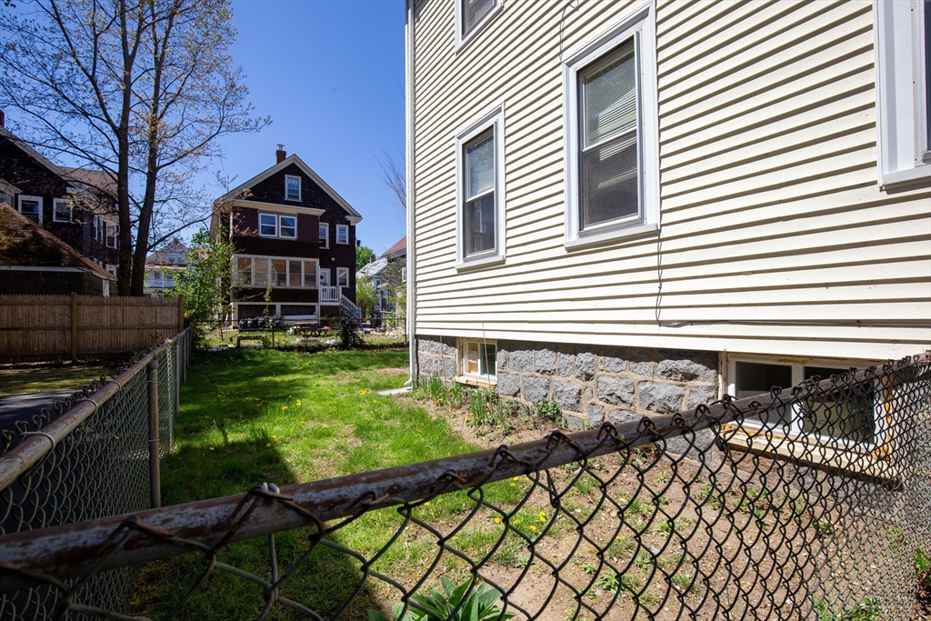 2 bed, 1 bath apartment for rent at 11 Tucker St Unit 1, Milton — photo 22 of 24