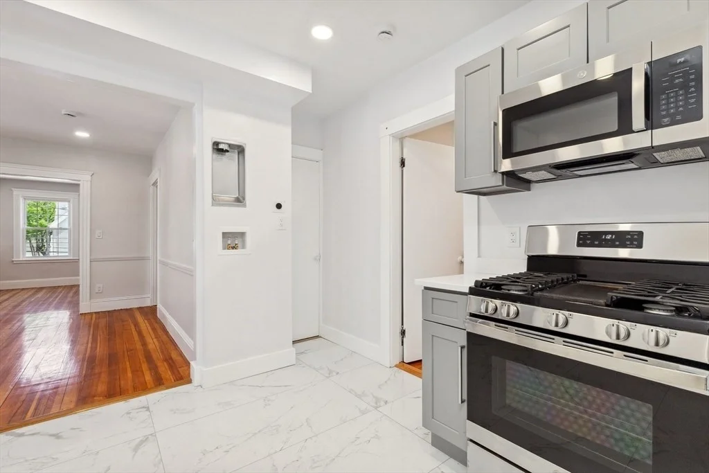 5 bed, 1 bath apartment for rent at 11 Tucker St Unit 2, Milton — photo 3 of 23