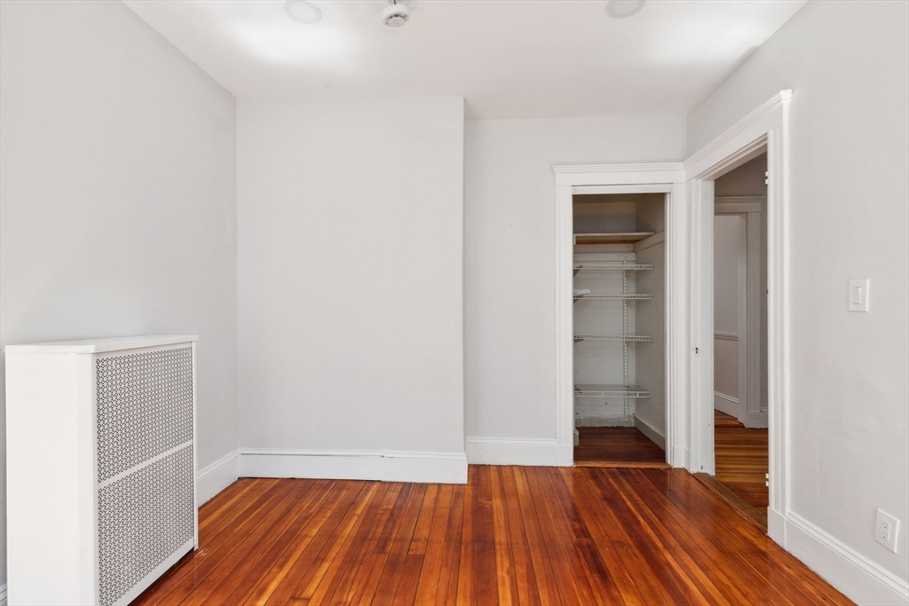 5 bed, 1 bath apartment for rent at 11 Tucker St Unit 2, Milton — photo 7 of 23