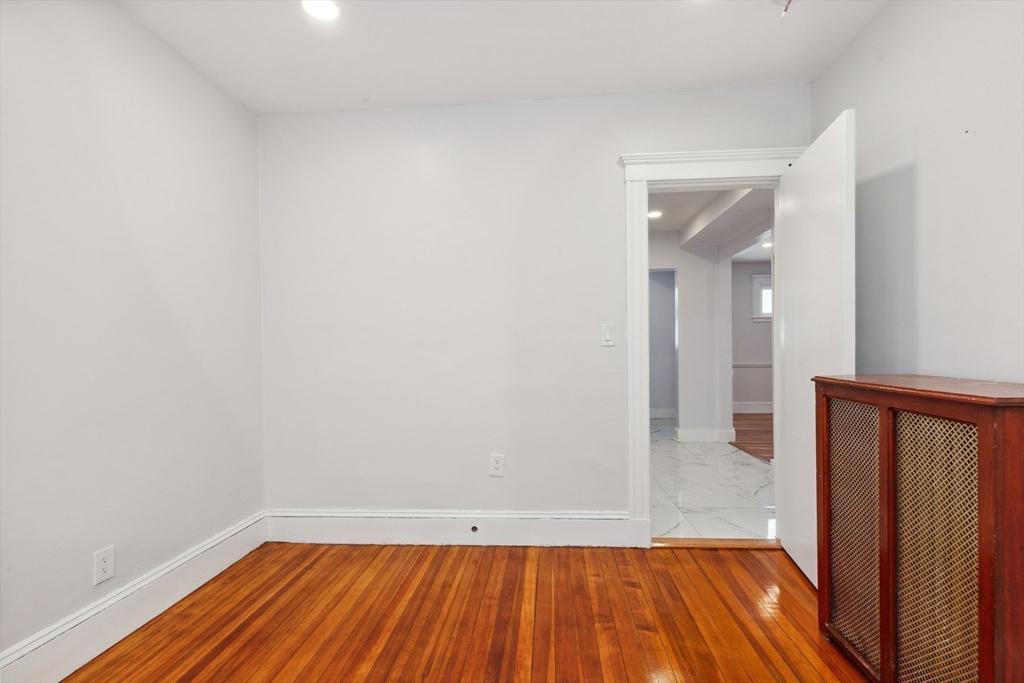 5 bed, 1 bath apartment for rent at 11 Tucker St Unit 2, Milton — photo 6 of 23