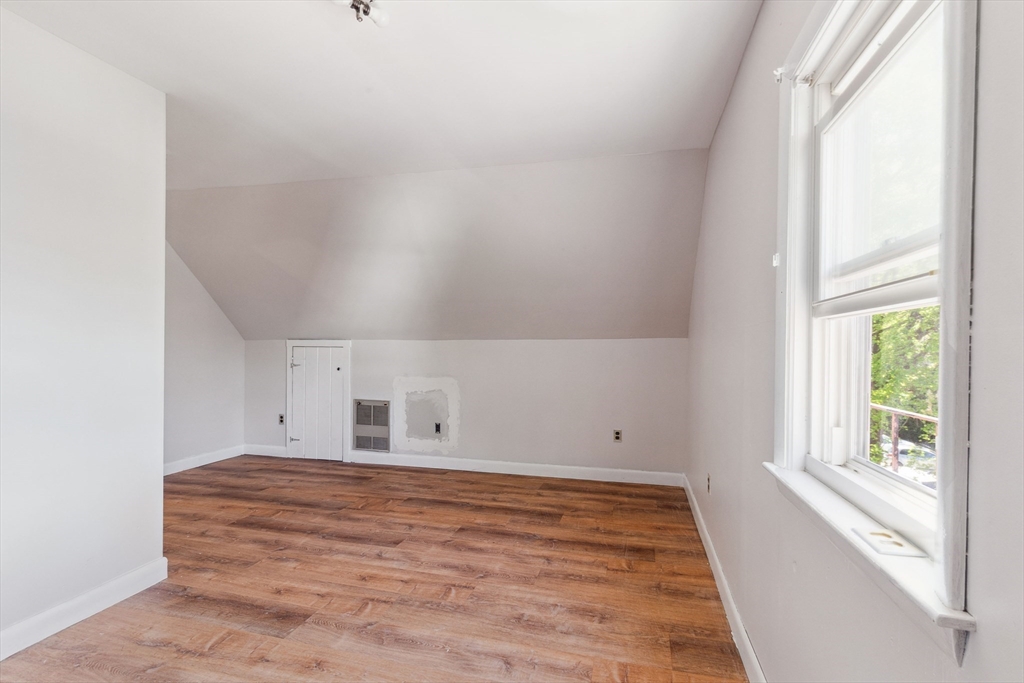 5 bed, 1 bath apartment for rent at 11 Tucker St Unit 2, Milton — photo 17 of 23