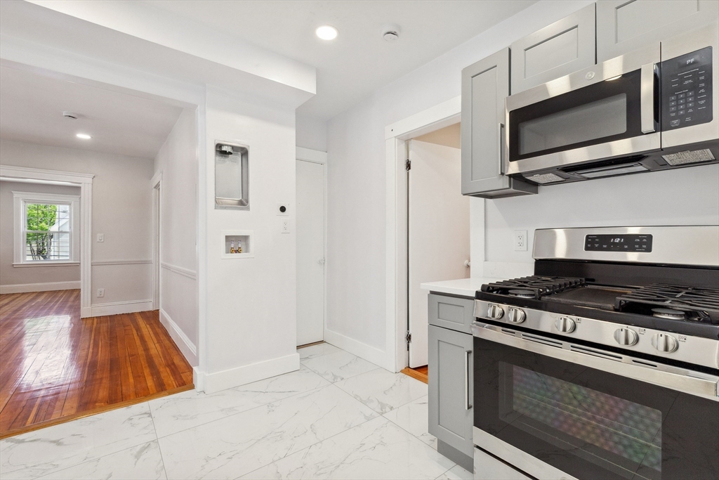 5 bed, 1 bath apartment for rent at 11 Tucker St Unit 2, Milton — photo 3 of 23