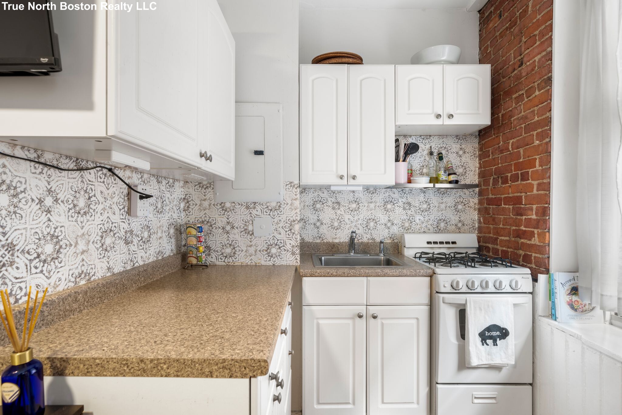 1 bed, 1 bath apartment for rent at 11 Unity St Unit 3, North End — photo 5 of 14