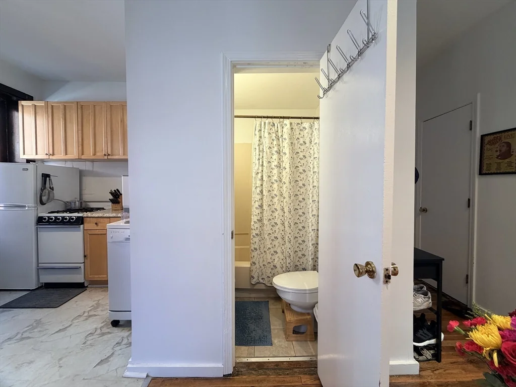 1 bed, 1 bath apartment for rent at 11 Unity Unit 4, North End — photo 9 of 22